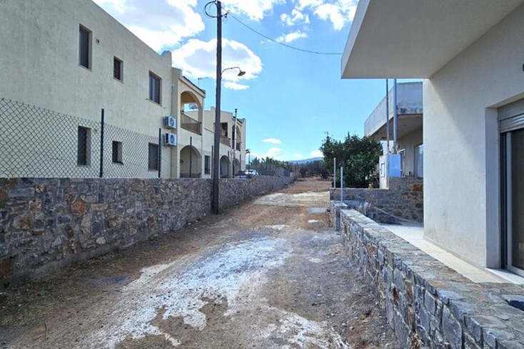 Realty photo 2