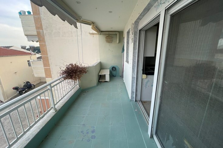 Realty photo 2