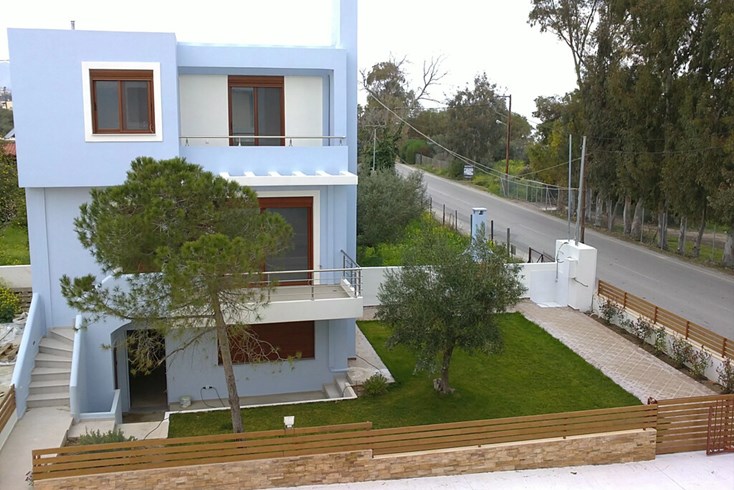 Realty photo 3