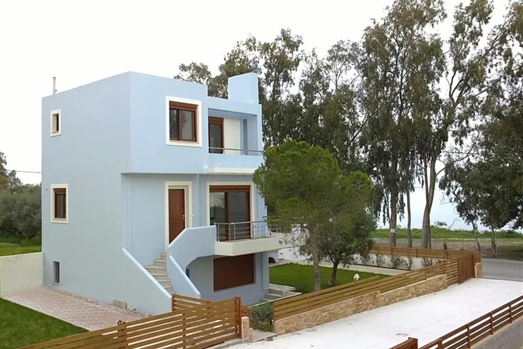 Realty photo 2
