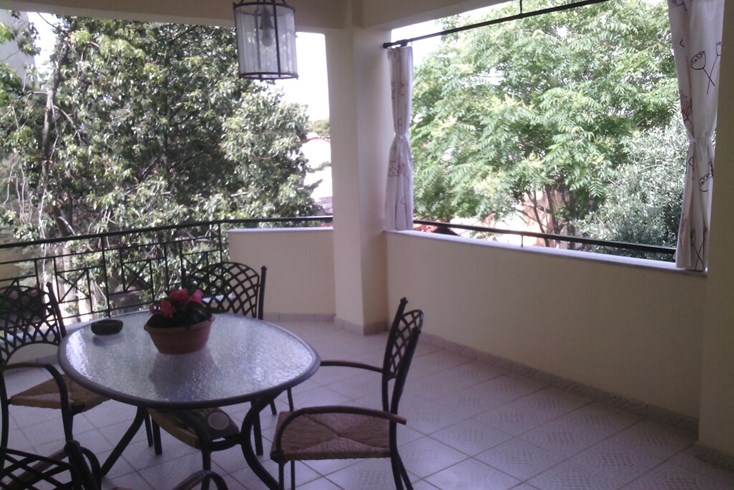 Realty photo 2