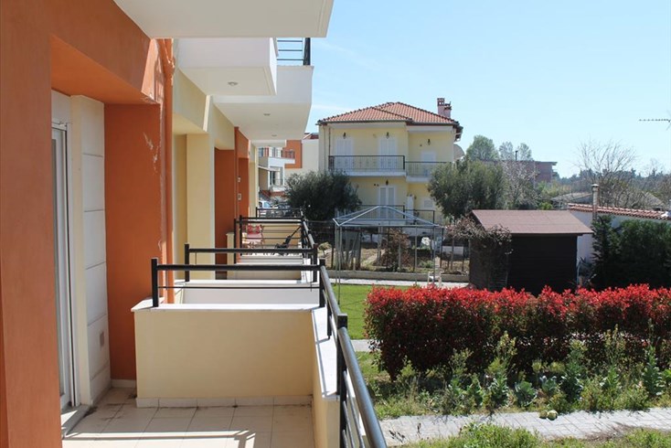 Realty photo 2