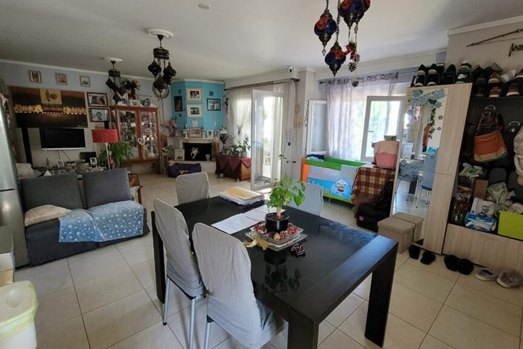 Realty photo 1