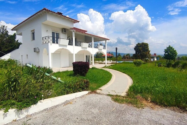 Realty photo 3