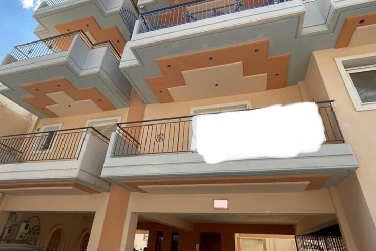 Realty photo 1