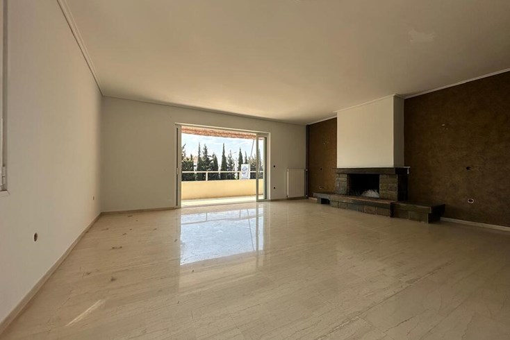 Realty photo 1