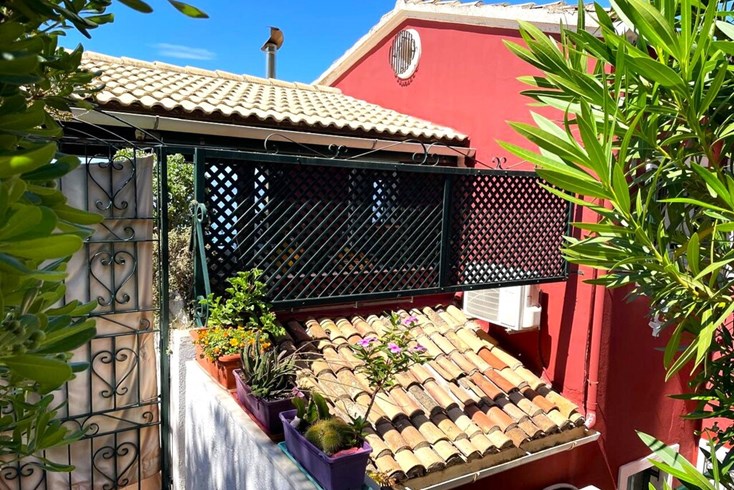 Realty photo 3