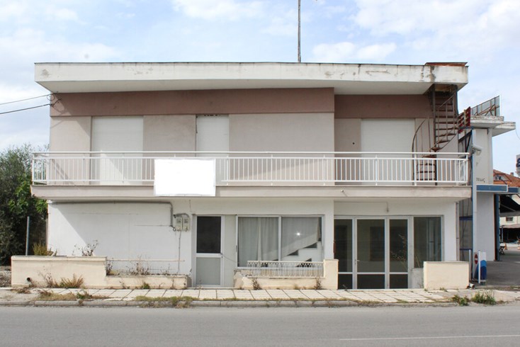 Realty photo 1