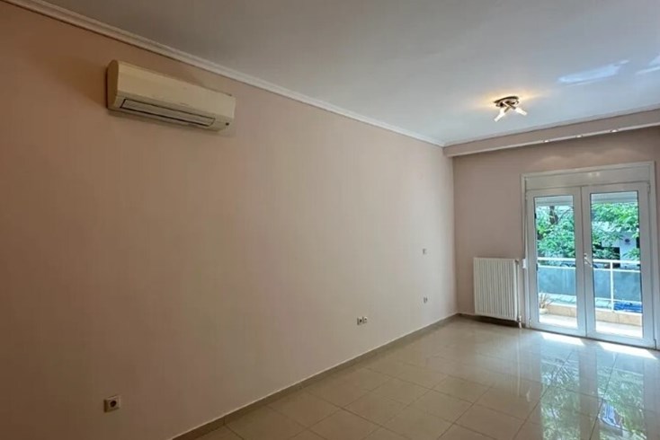 Realty photo 1