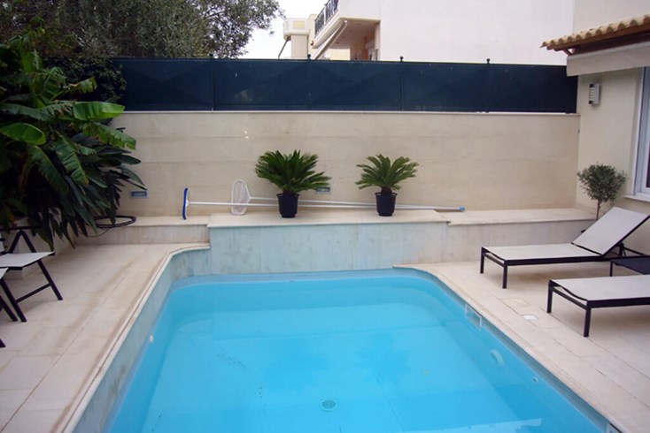 Realty photo 1