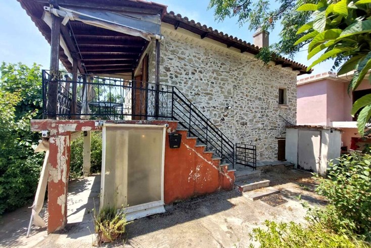 Realty photo 1