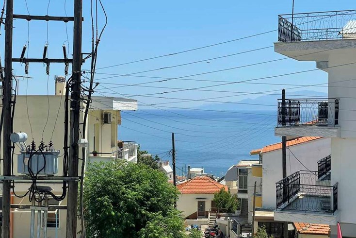 Realty photo 2