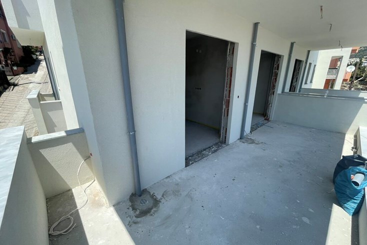 Realty photo 3