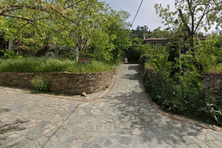 Realty photo 1