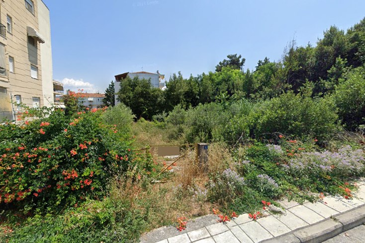 Realty photo 1