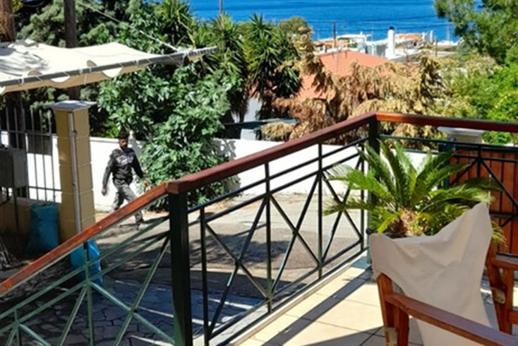 Realty photo 1