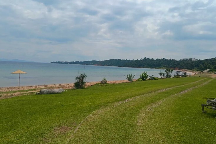 Realty photo 1