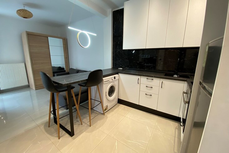 Realty photo 2