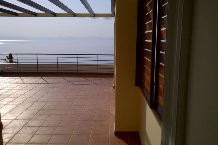 Realty photo 1