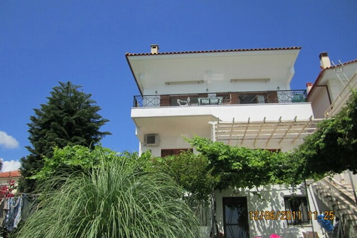 Realty photo 2