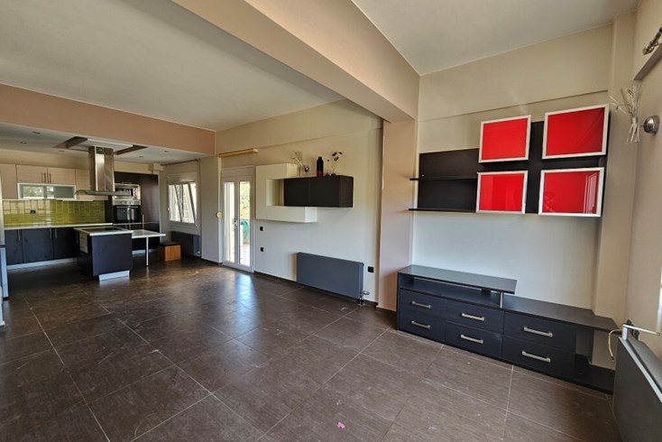 Realty photo 2