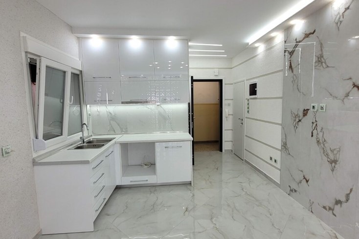 Realty photo 1