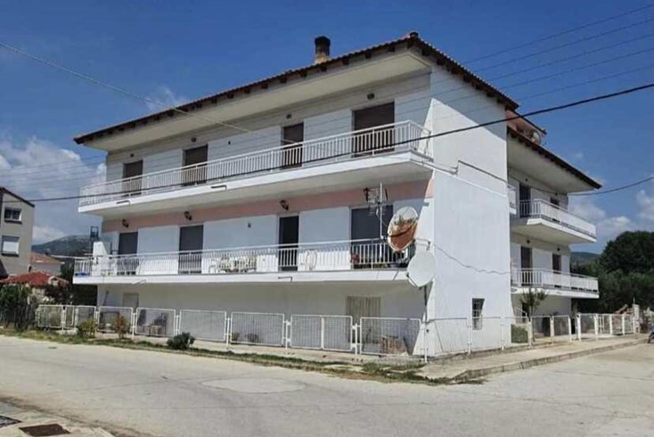 Realty photo 1