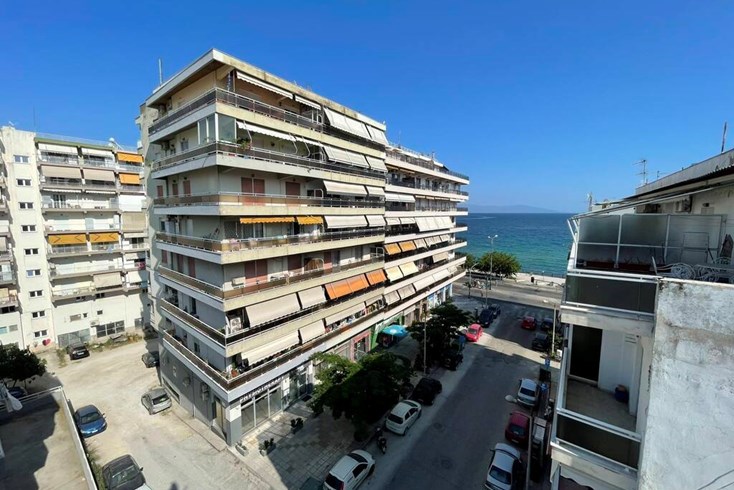 Realty photo 1