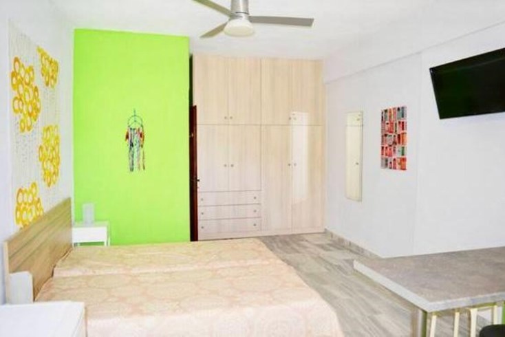 Realty photo 2