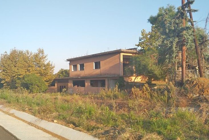 Realty photo 1