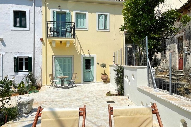 Realty photo 2