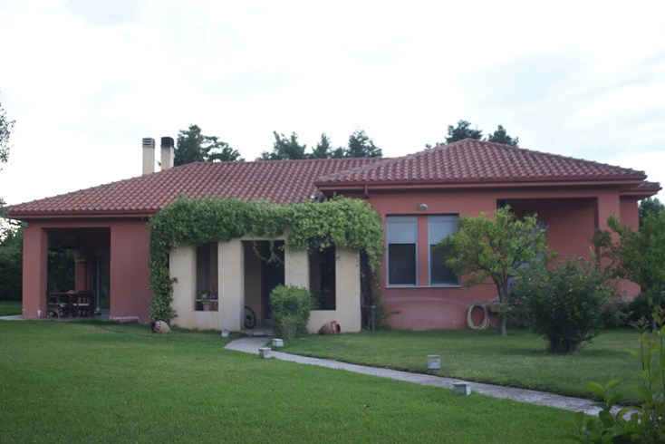 Realty photo 1