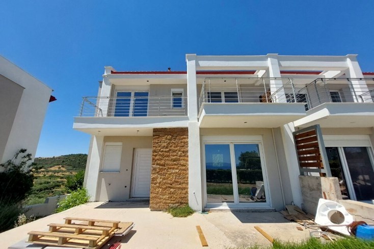 Realty photo 2