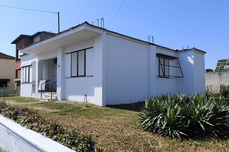 Realty photo 1