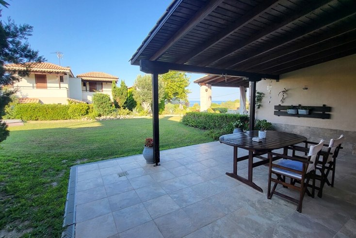 Realty photo 3