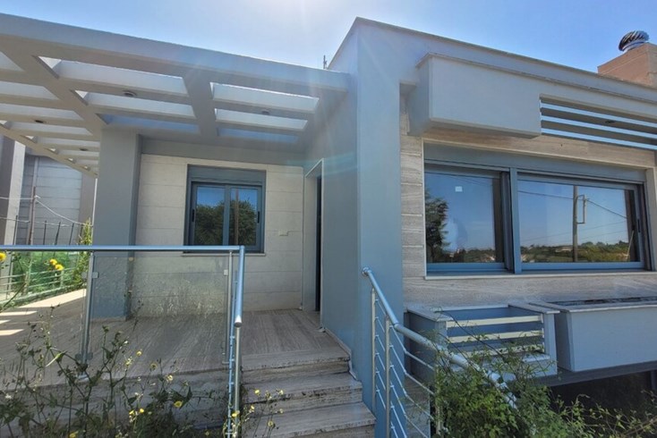 Realty photo 2