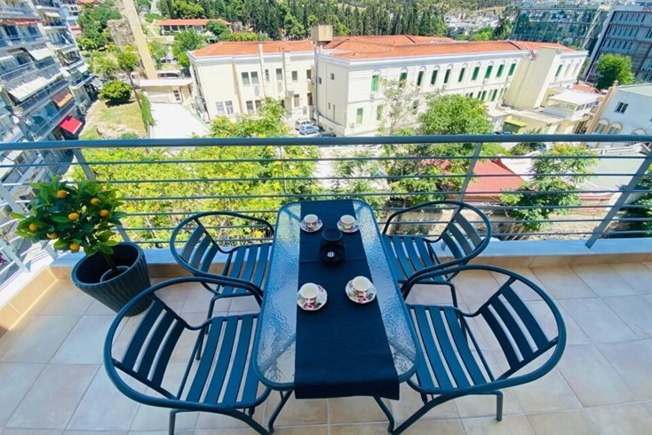 Realty photo 1