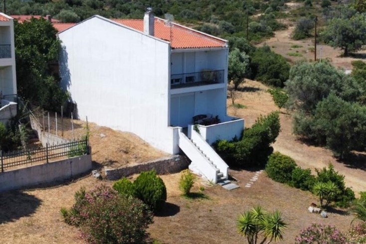 Realty photo 2
