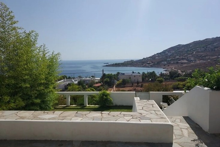 Realty photo 1