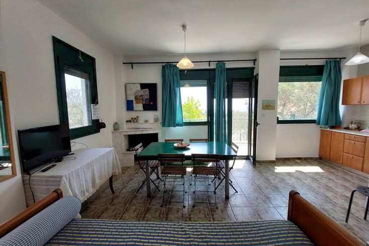 Realty photo 2