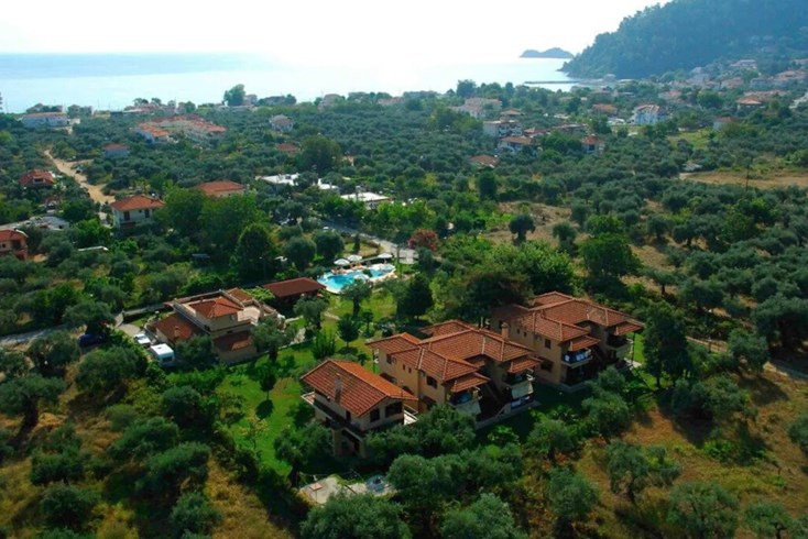 Realty photo 1