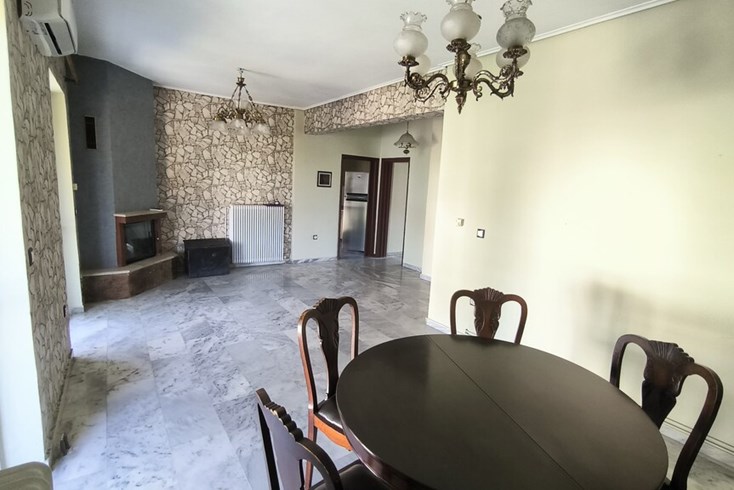Realty photo 1