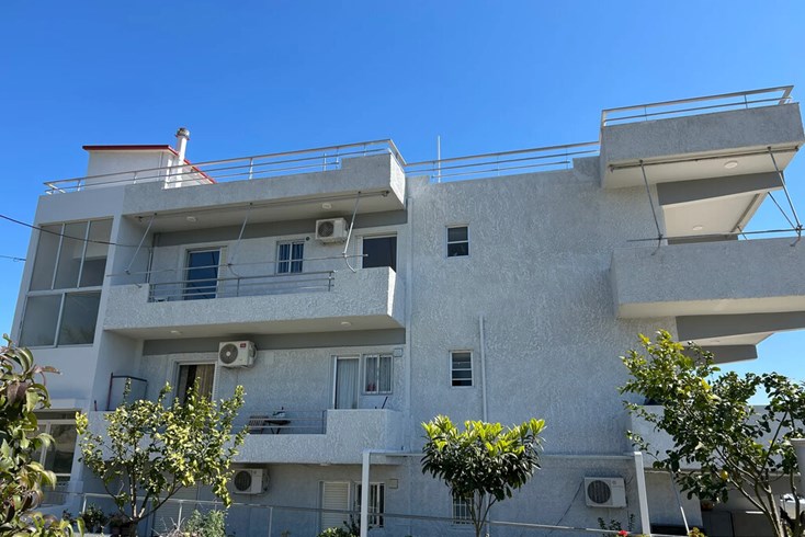 Realty photo 2