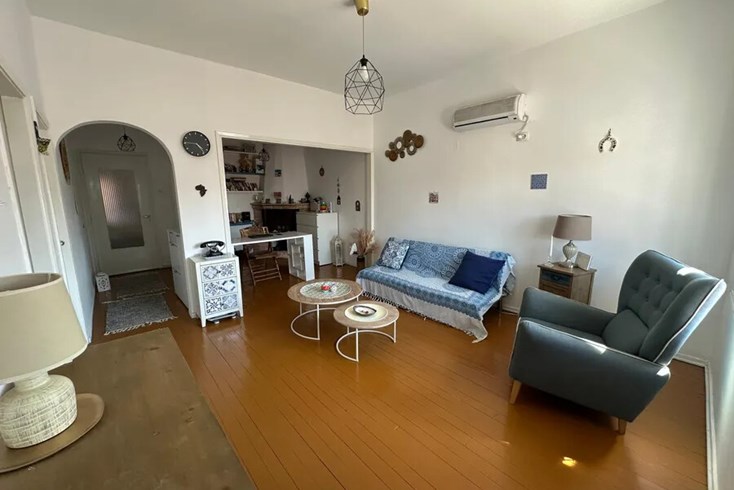 Realty photo 1