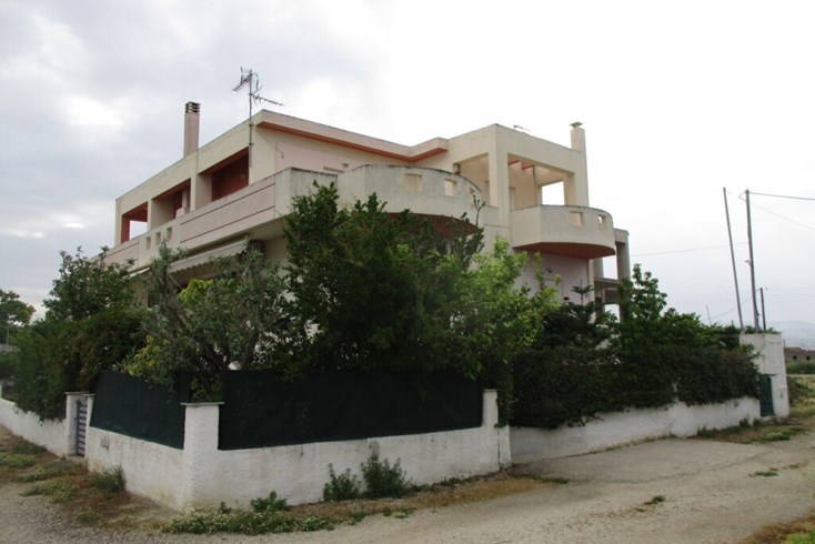 Realty photo 1