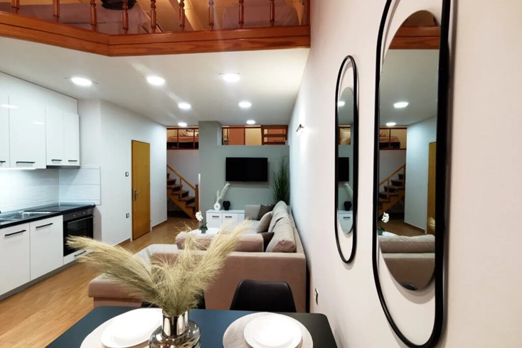 Realty photo 2