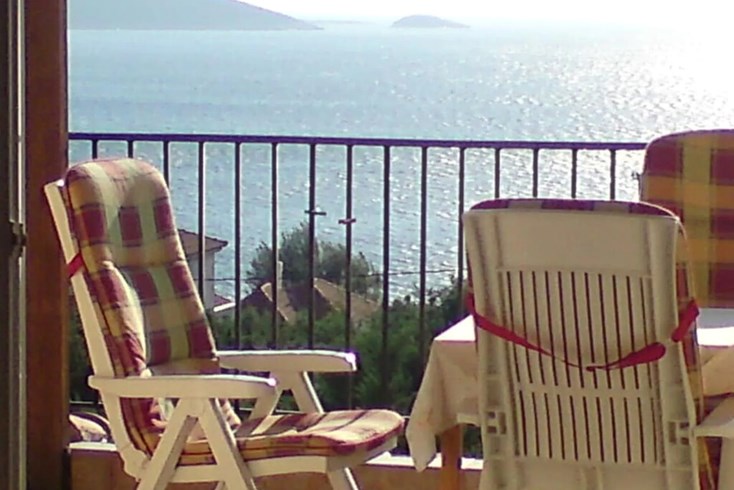 Realty photo 2