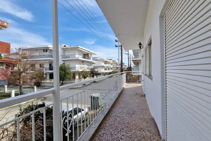 Realty photo 3
