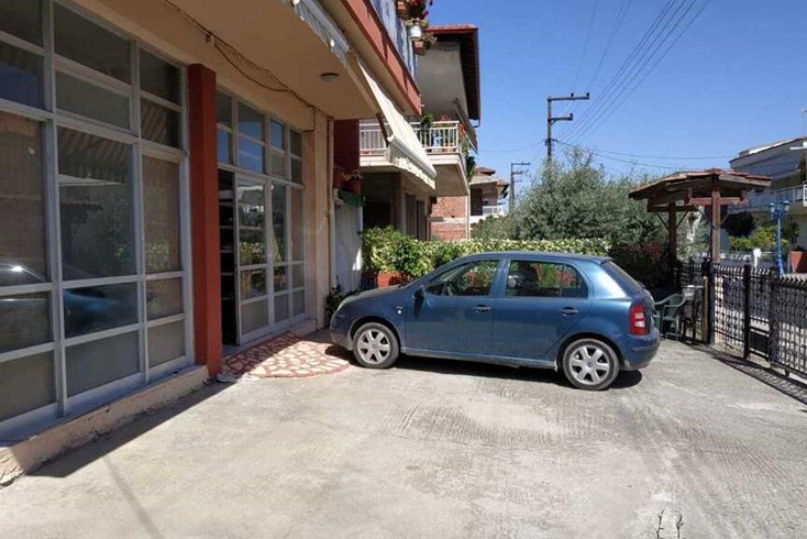 Realty photo 3