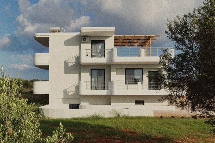 Realty photo 2